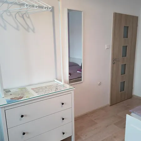 Garsonka Ve Dvore Apartamento *